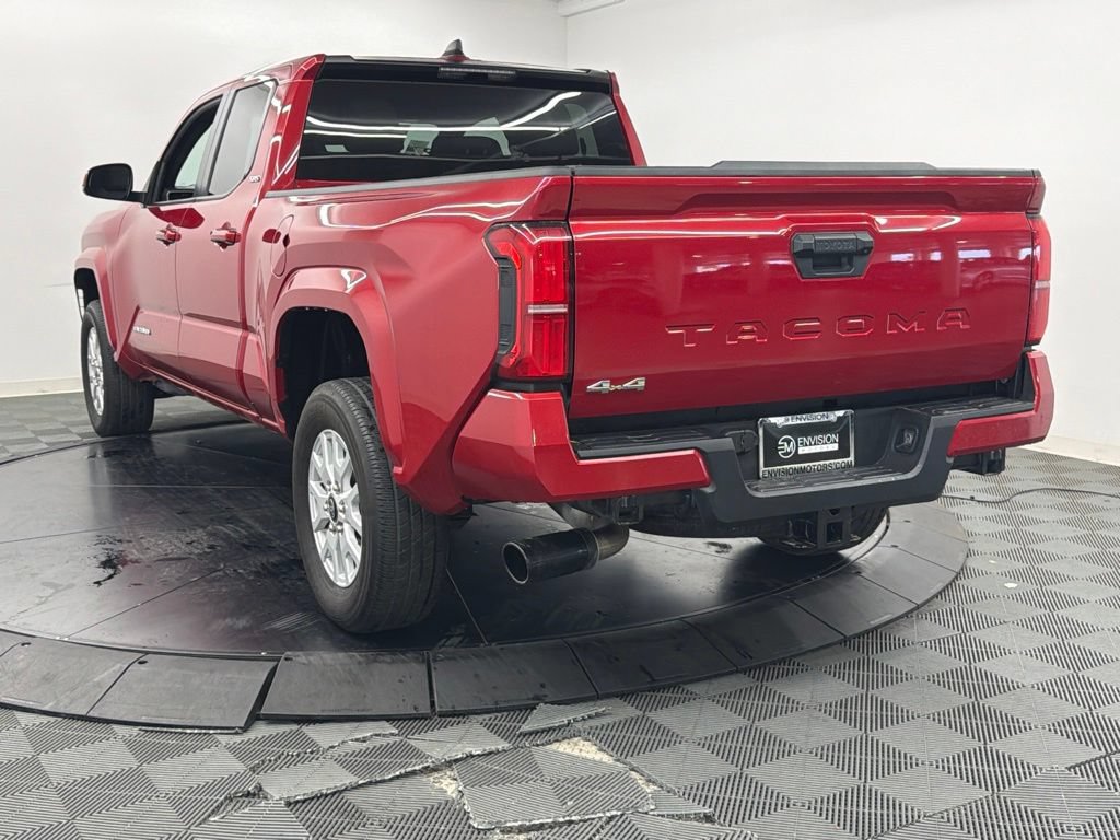 Used 2025 Toyota Tacoma SR5 AWD/4WD image 12