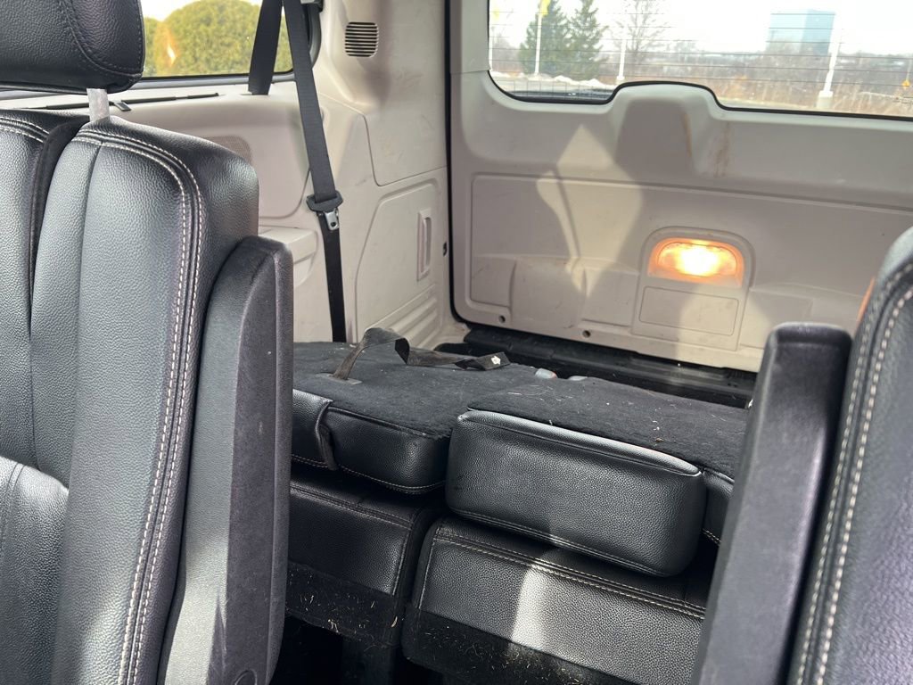 Used 2014 Chrysler Town & Country Touring w/ Trailer Tow Group image 25