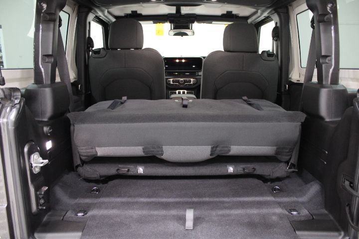 Used 2024 Jeep Wrangler Sport AWD/4WD image 14