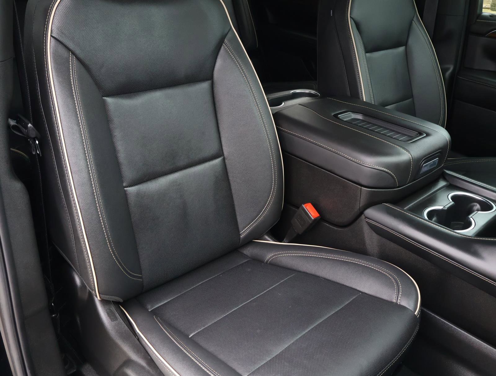 Used 2024 Chevrolet Tahoe Premier w/ Premium Package image 21