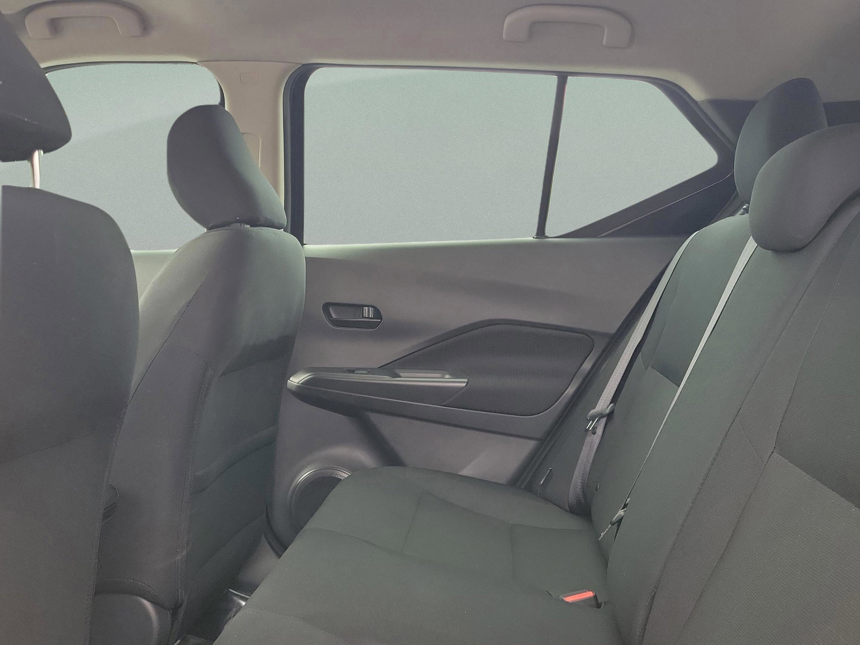 Used 2025 Nissan Kicks Play S image 36