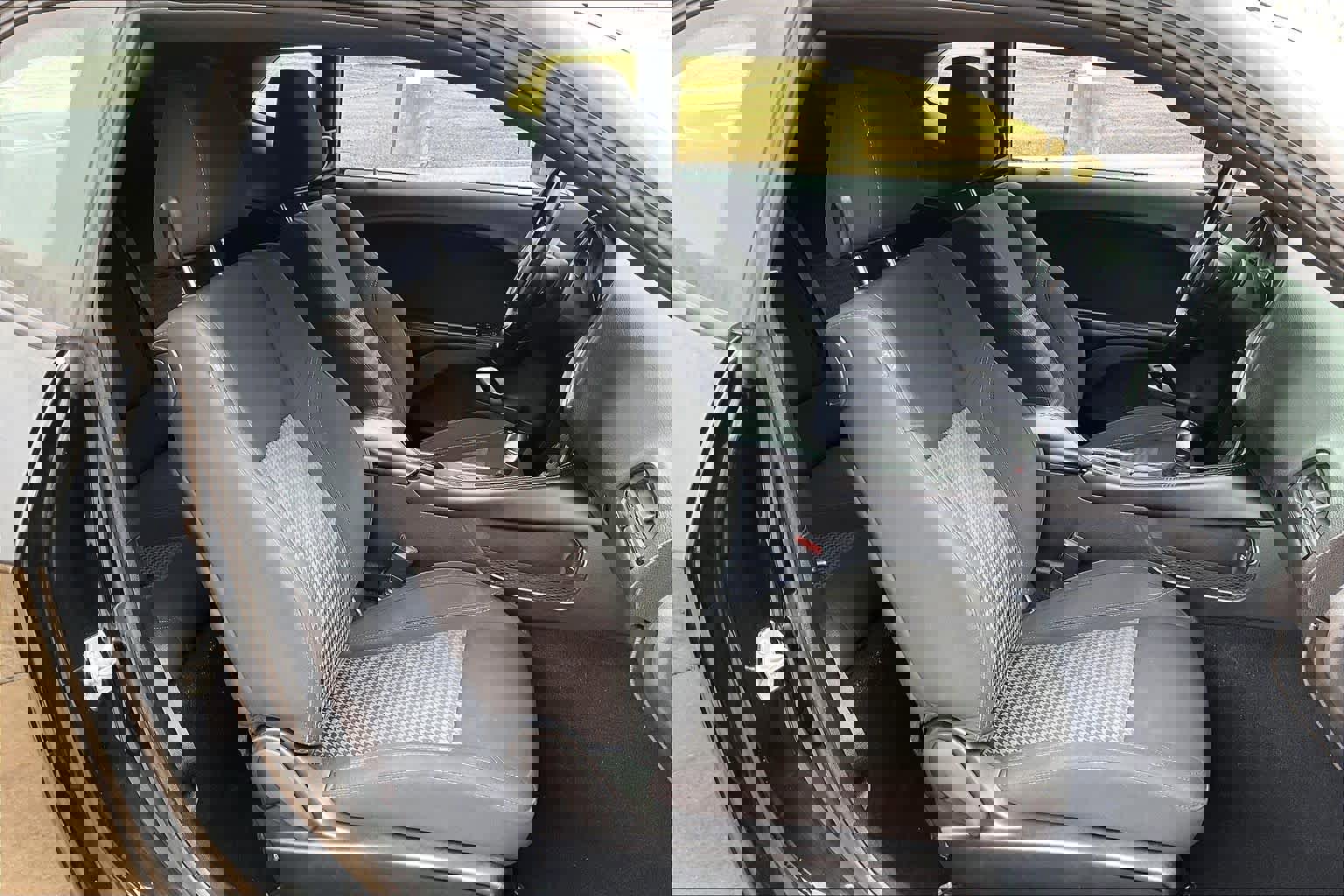 Used 2021 Dodge Challenger SXT w/ Blacktop Package image 8