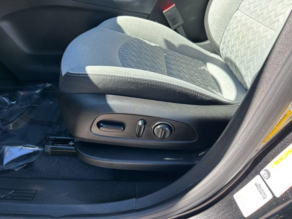 Used 2022 Chevrolet Equinox LS w/ LS Convenience Package image 11