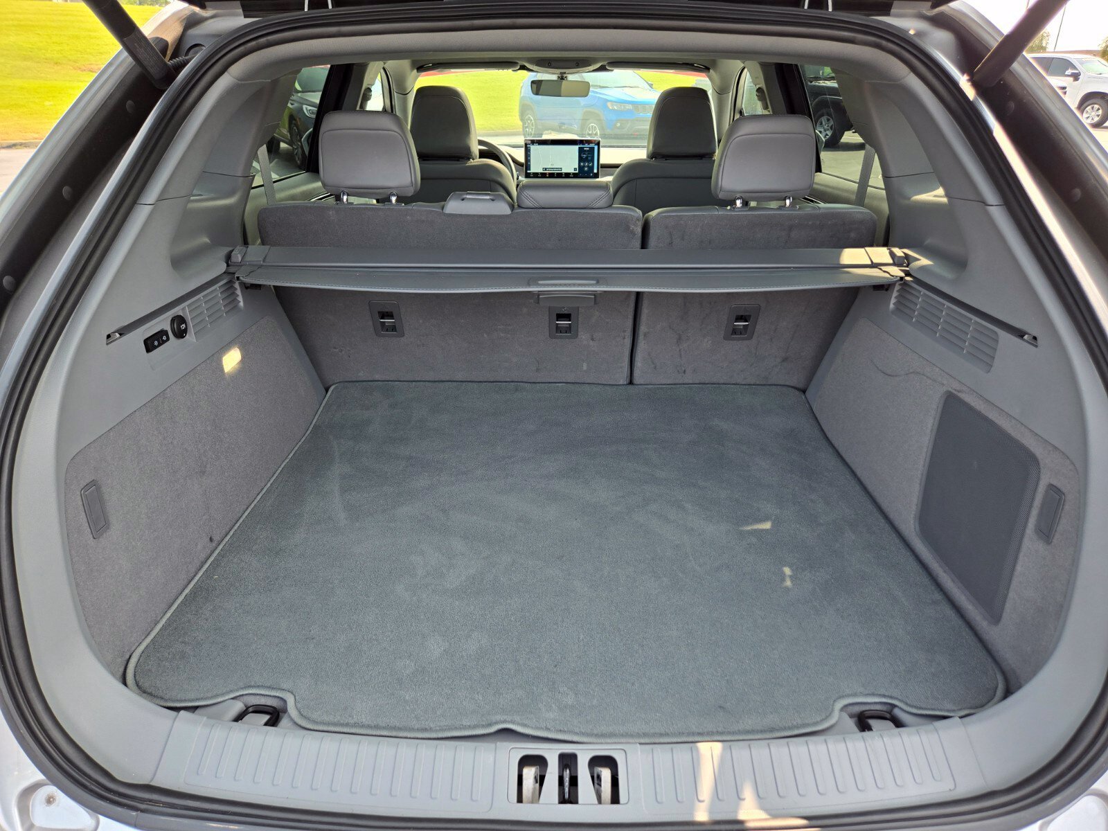 Used 2023 Lincoln Nautilus Reserve w/ Cargo Utility Package FWD image 17