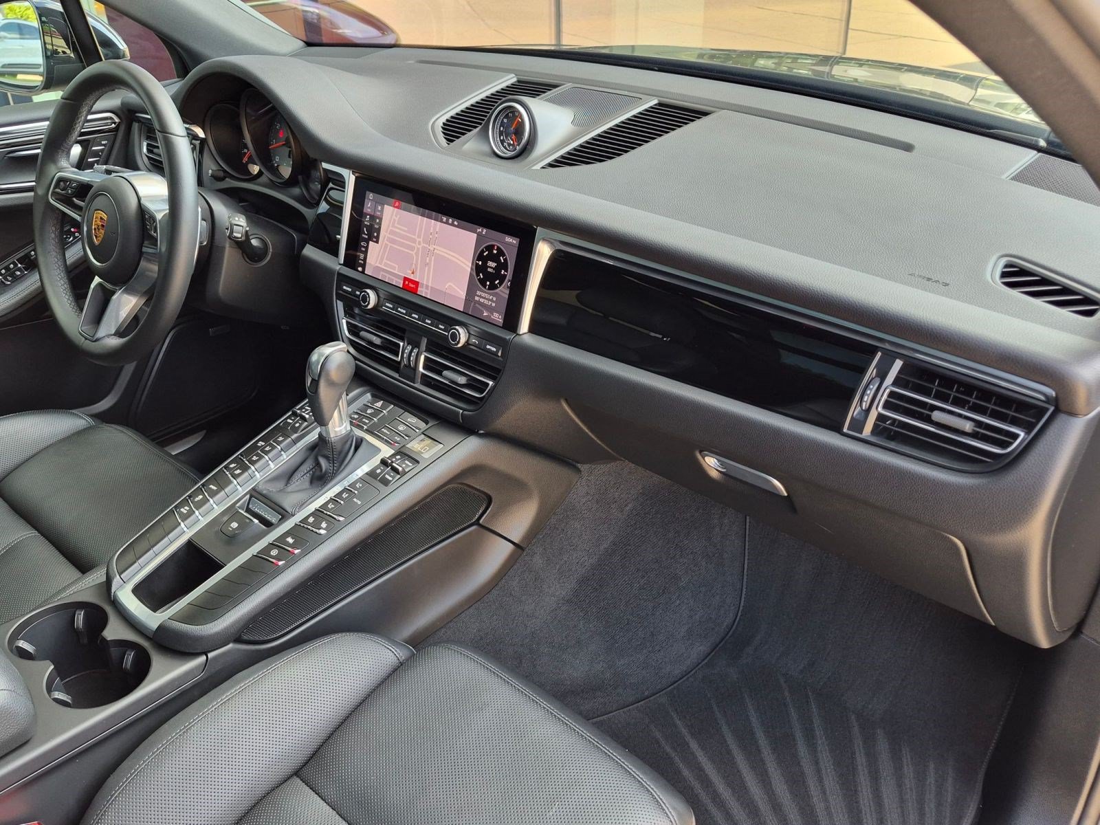 Certified 2021 Porsche Macan S AWD/4WD image 26