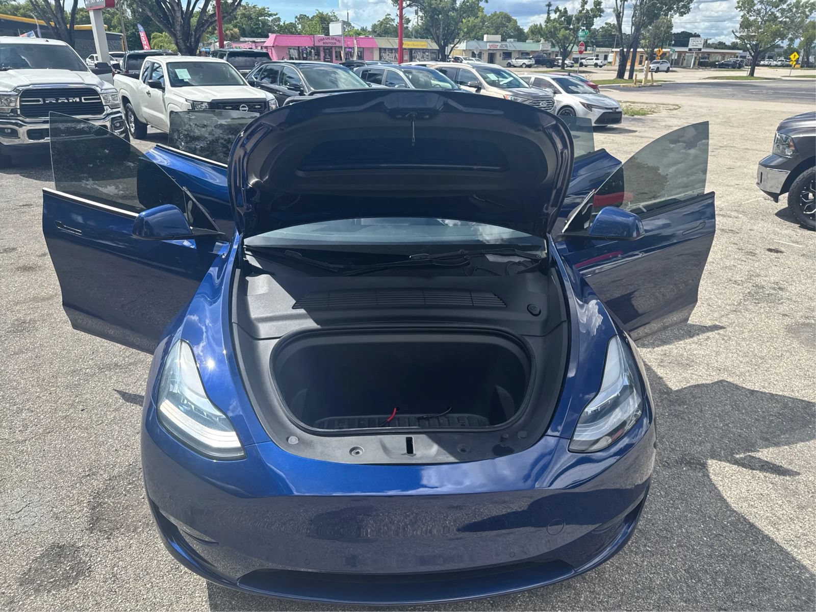 Used 2021 Tesla Model Y Long Range AWD/4WD image 11