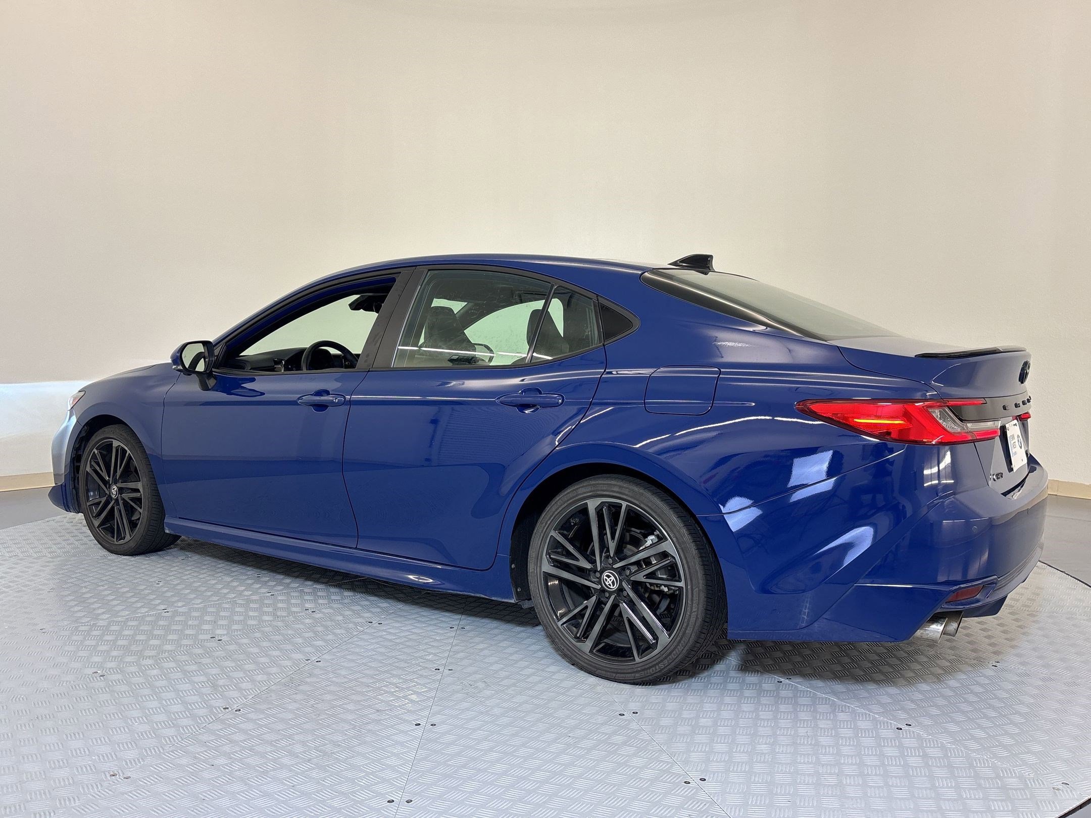 Used 2025 Toyota Camry XSE w/ Premium Plus Package FWD image 3