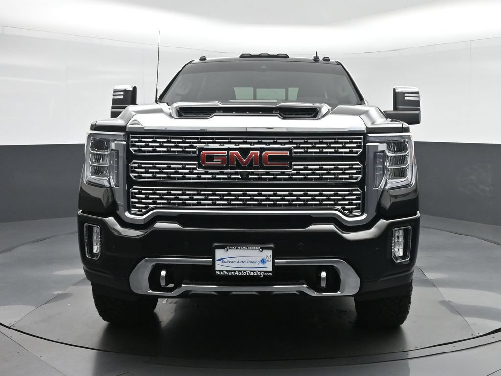 Used 2023 GMC Sierra 2500 Denali w/ Denali Black Diamond Edition AWD/4WD image 2