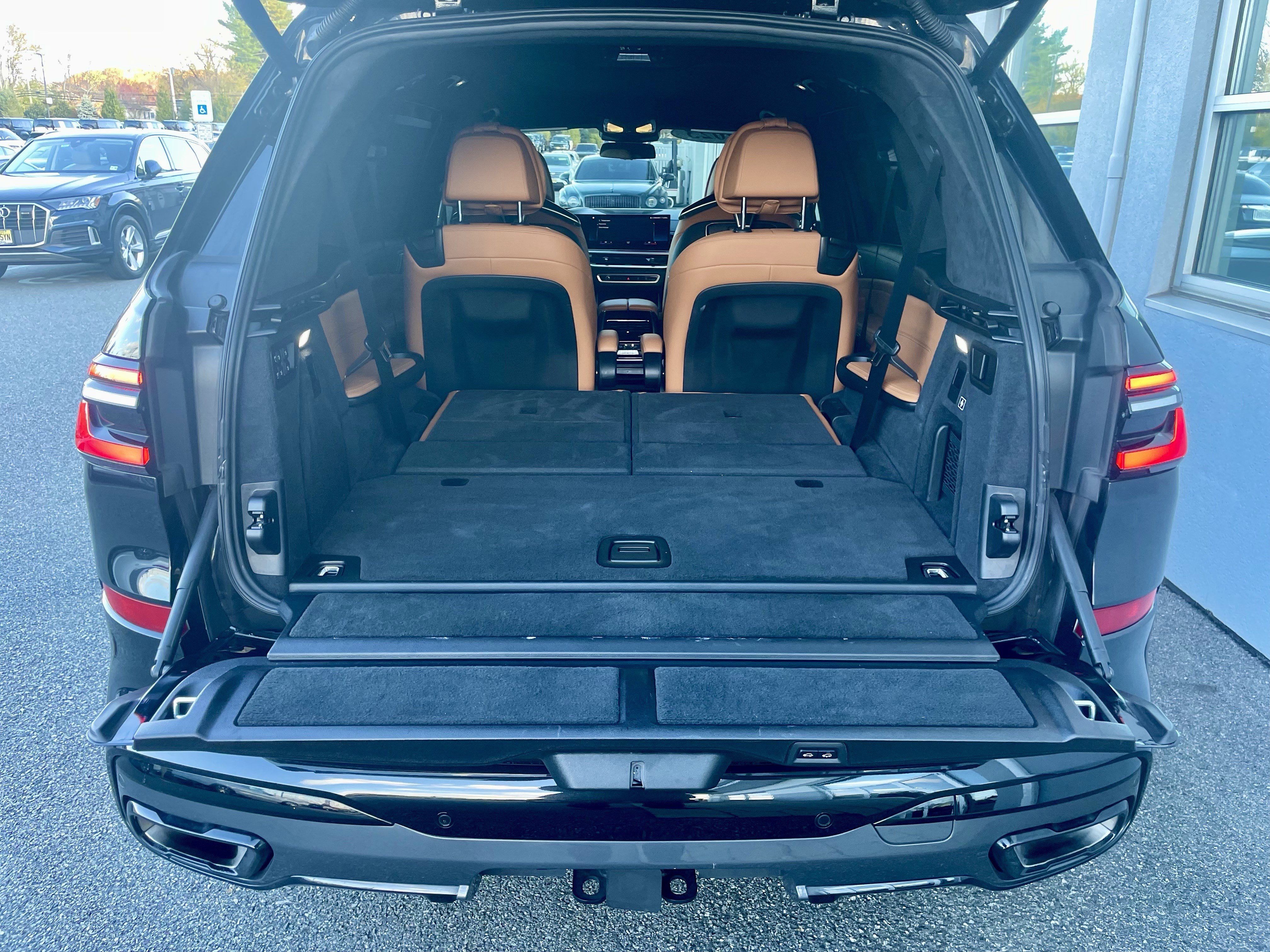 Used 2023 BMW X7 xDrive40i w/ M Sport Package image 41