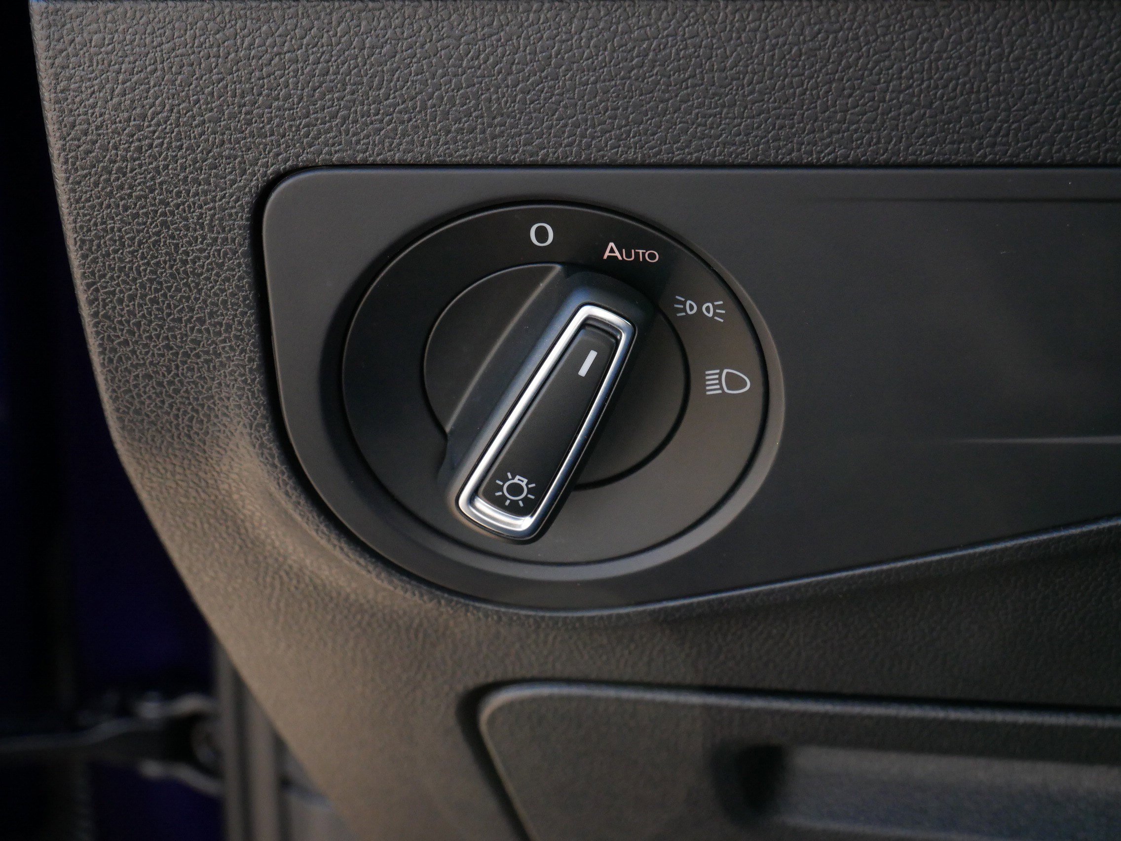 Used 2021 Volkswagen Tiguan SE image 26