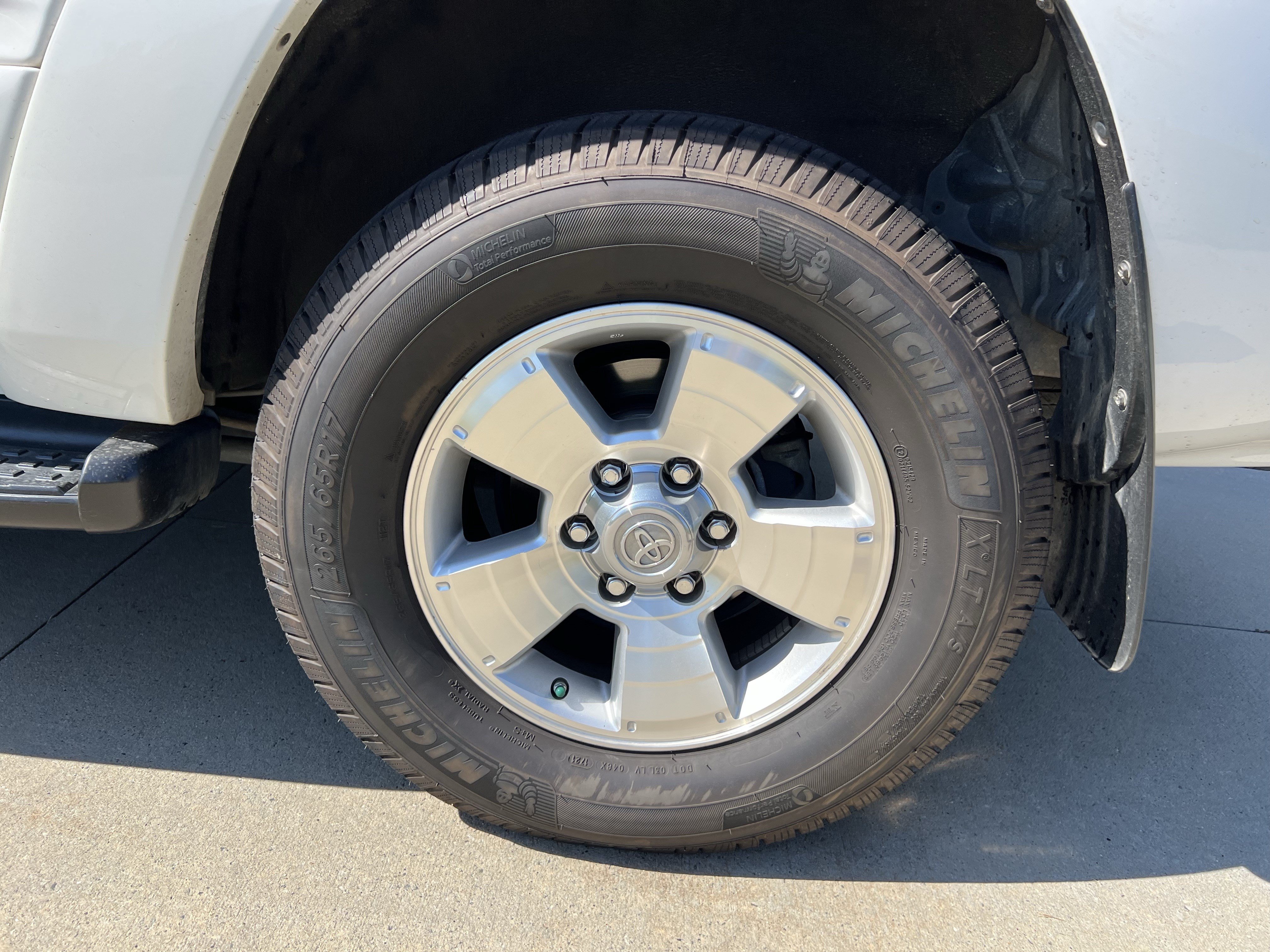 Used 2005 Toyota 4Runner Limited AWD/4WD image 13