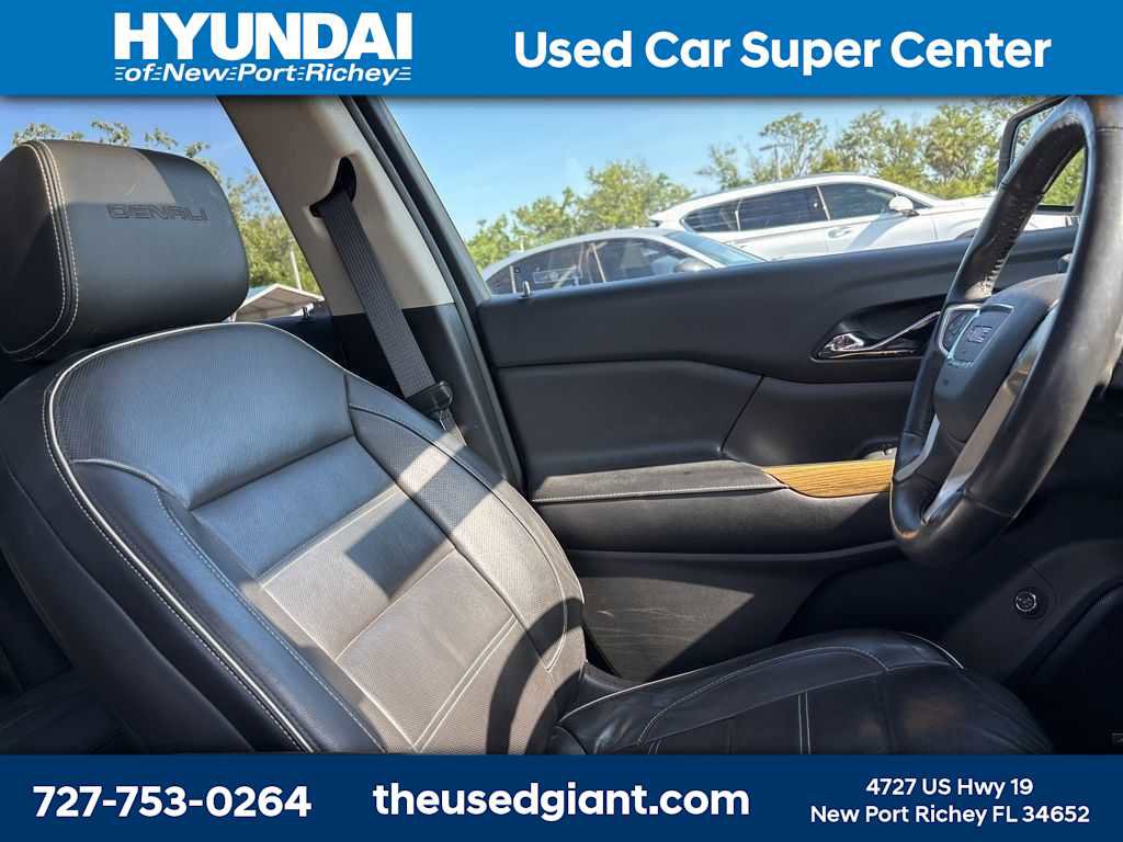 Used 2017 GMC Acadia Denali image 7