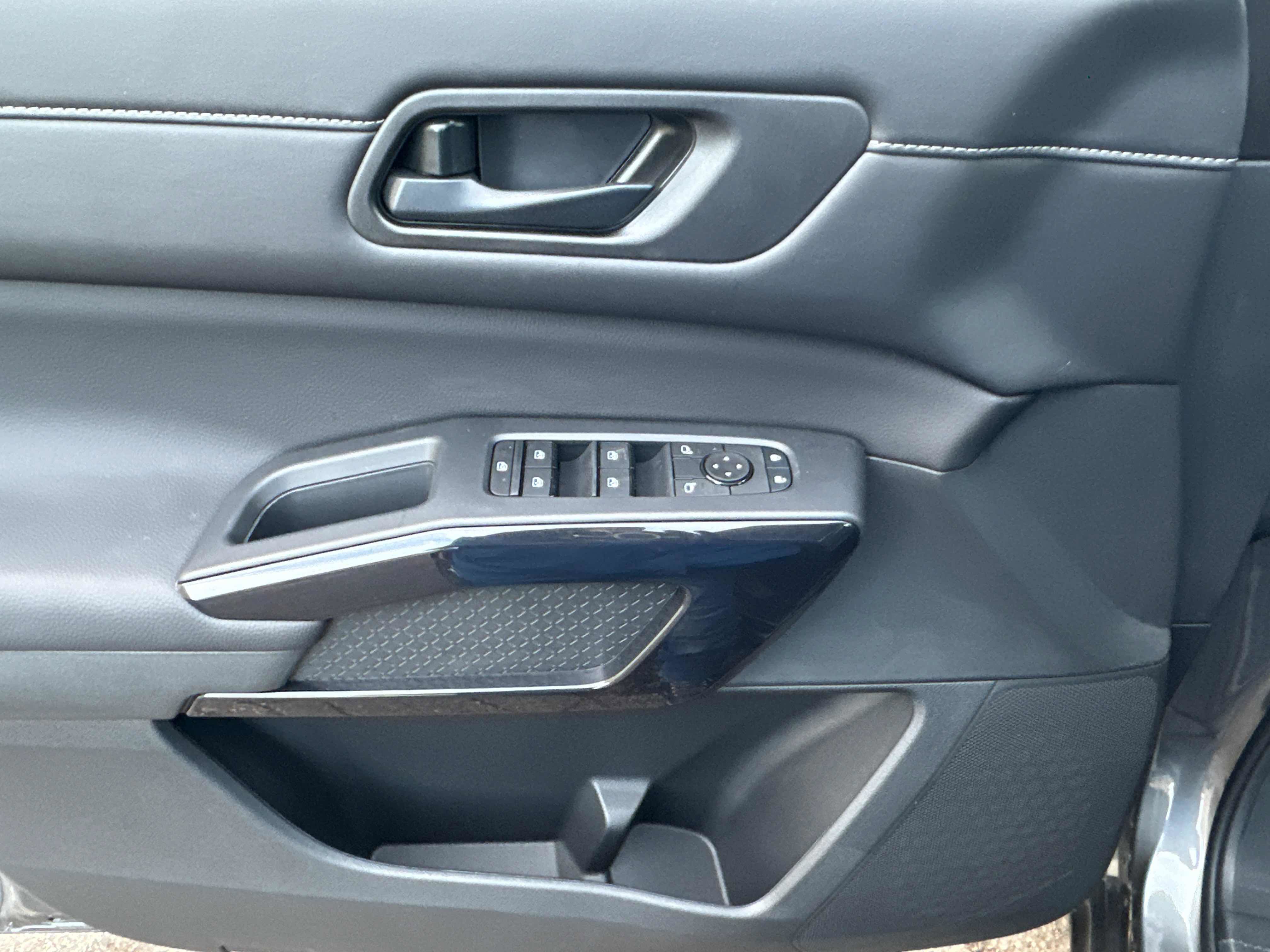 New 2026 Nissan Pathfinder SV AWD/4WD image 17