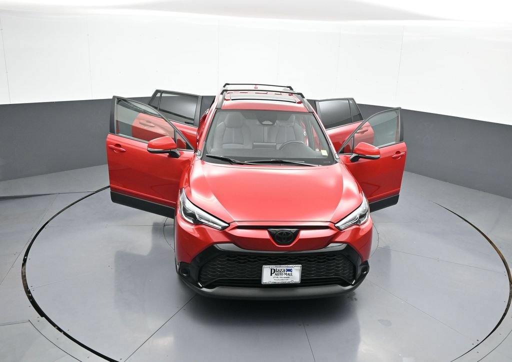 Used 2024 Toyota Corolla Cross AWD Hybrid w/ Moonroof Package image 45