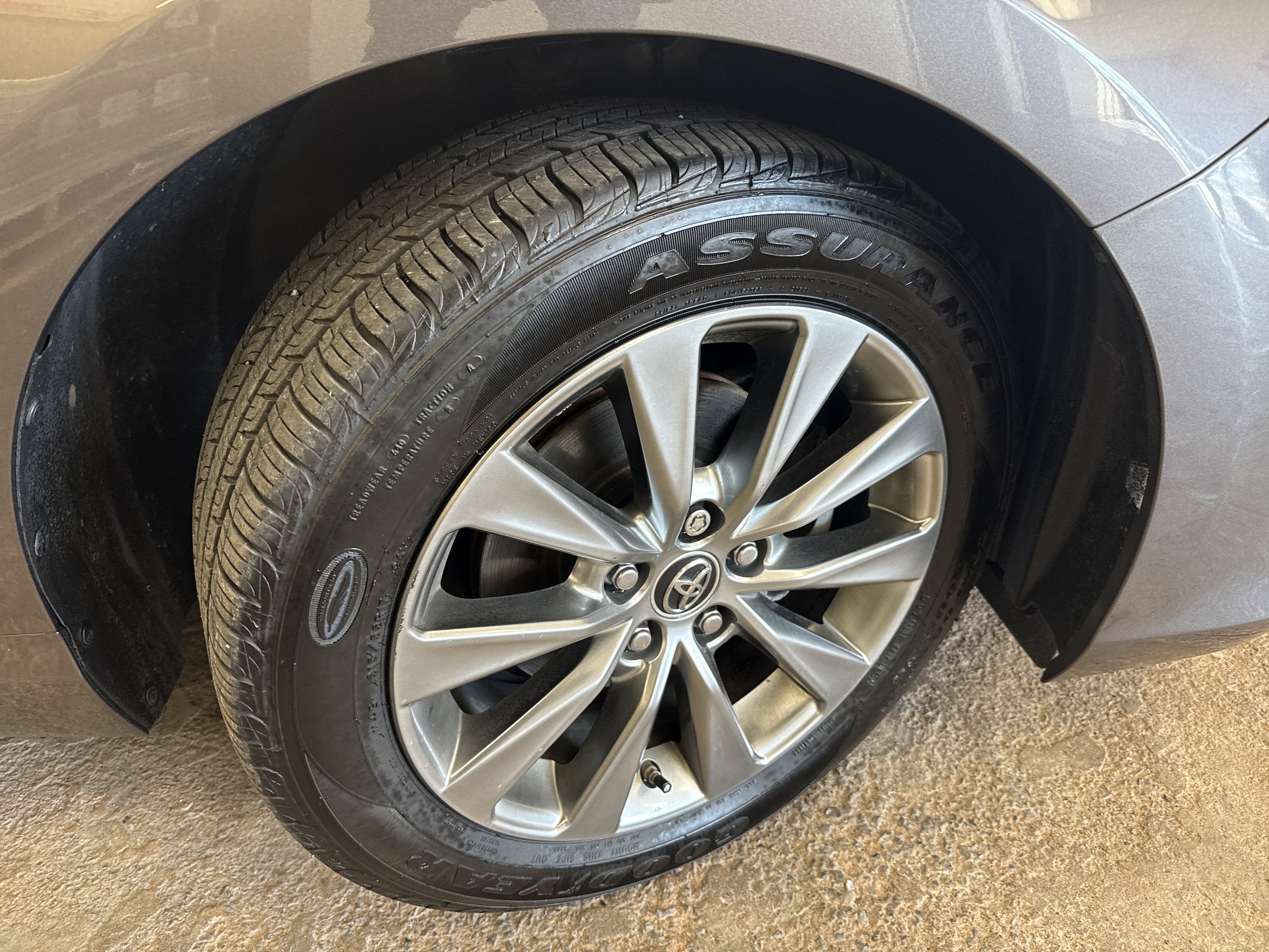 Used 2015 Toyota Camry XLE FWD image 14