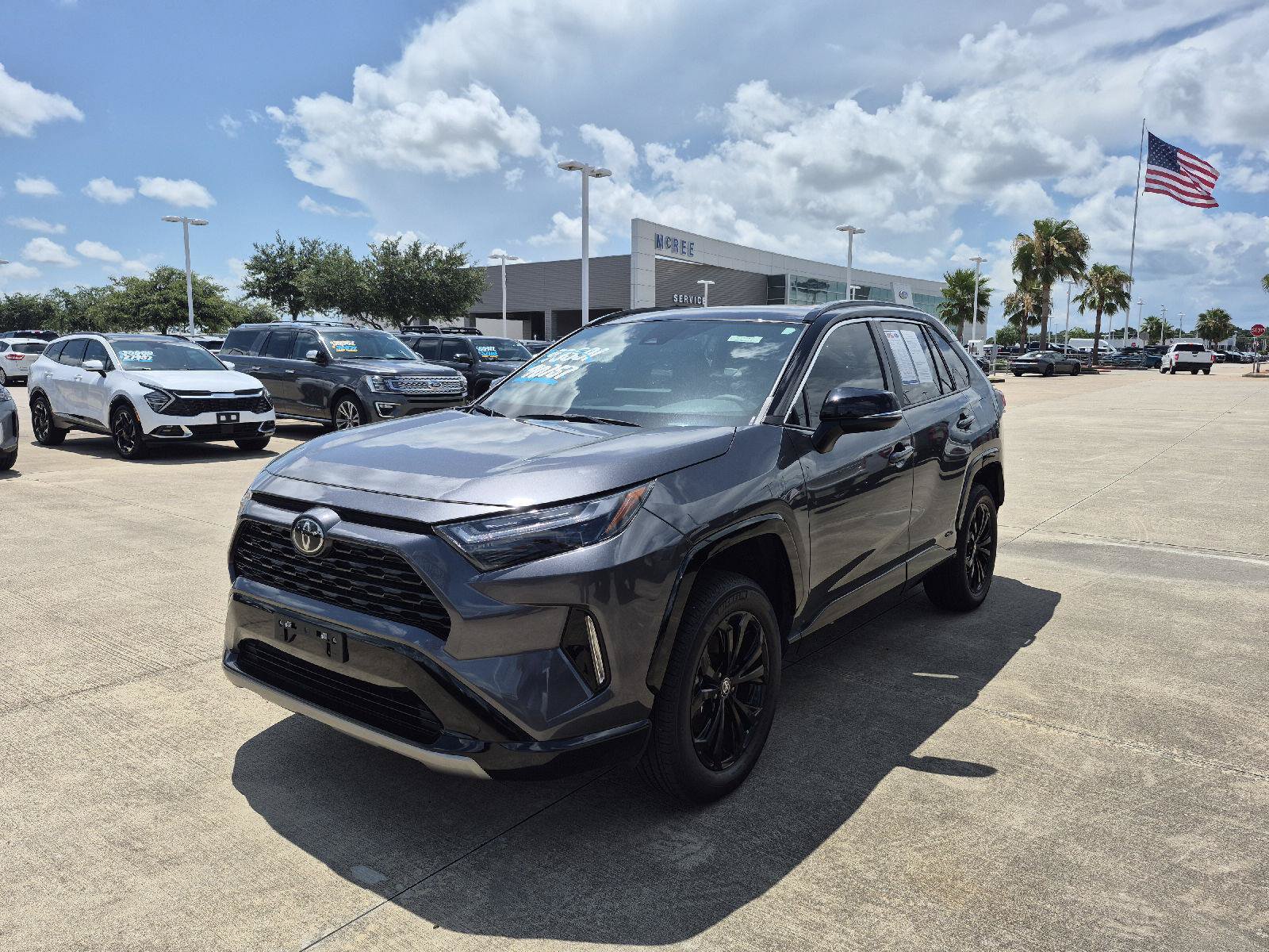Used 2025 Toyota RAV4 XSE AWD/4WD image 1
