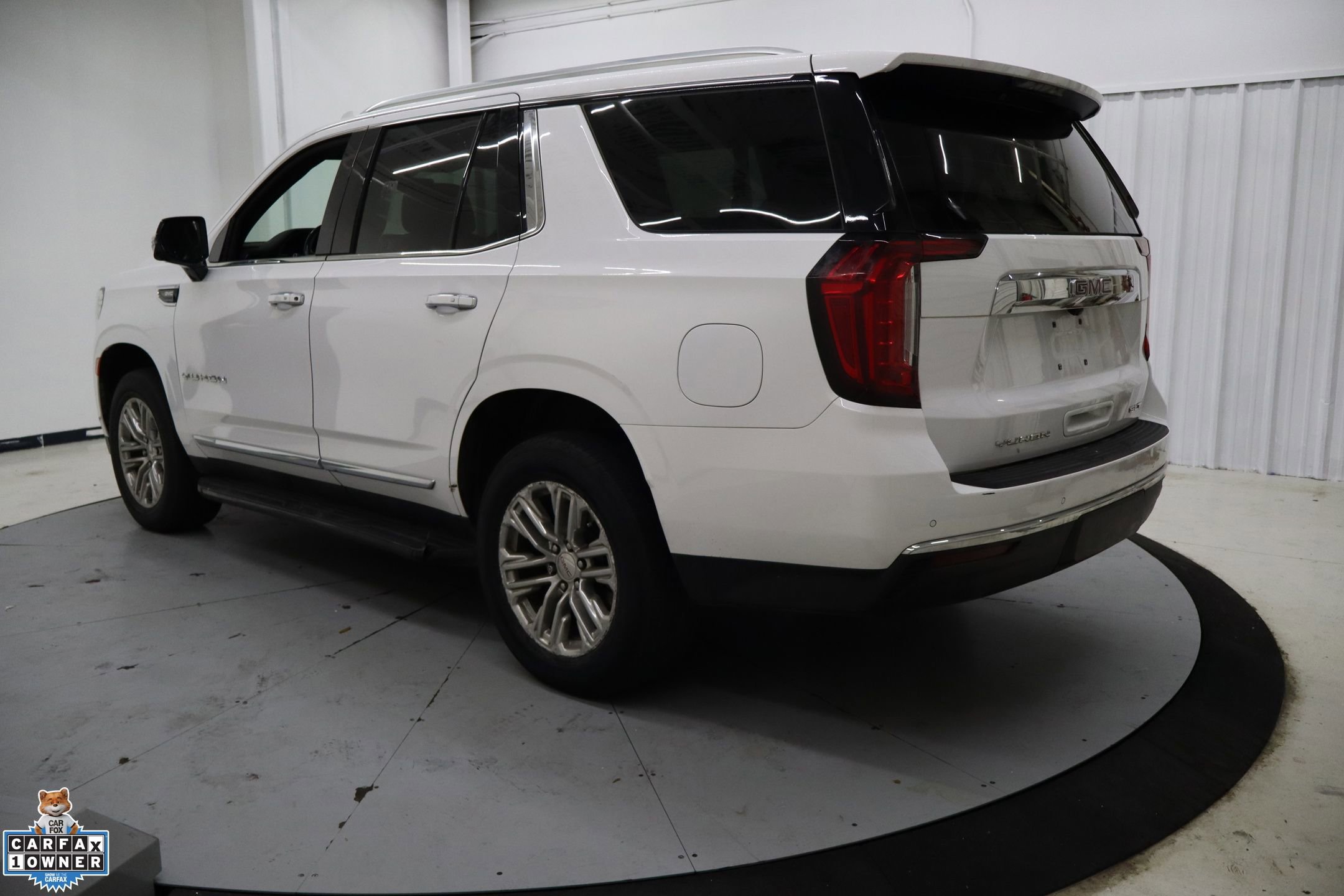 Used 2021 GMC Yukon SLT w/ SLT Premium Package image 6