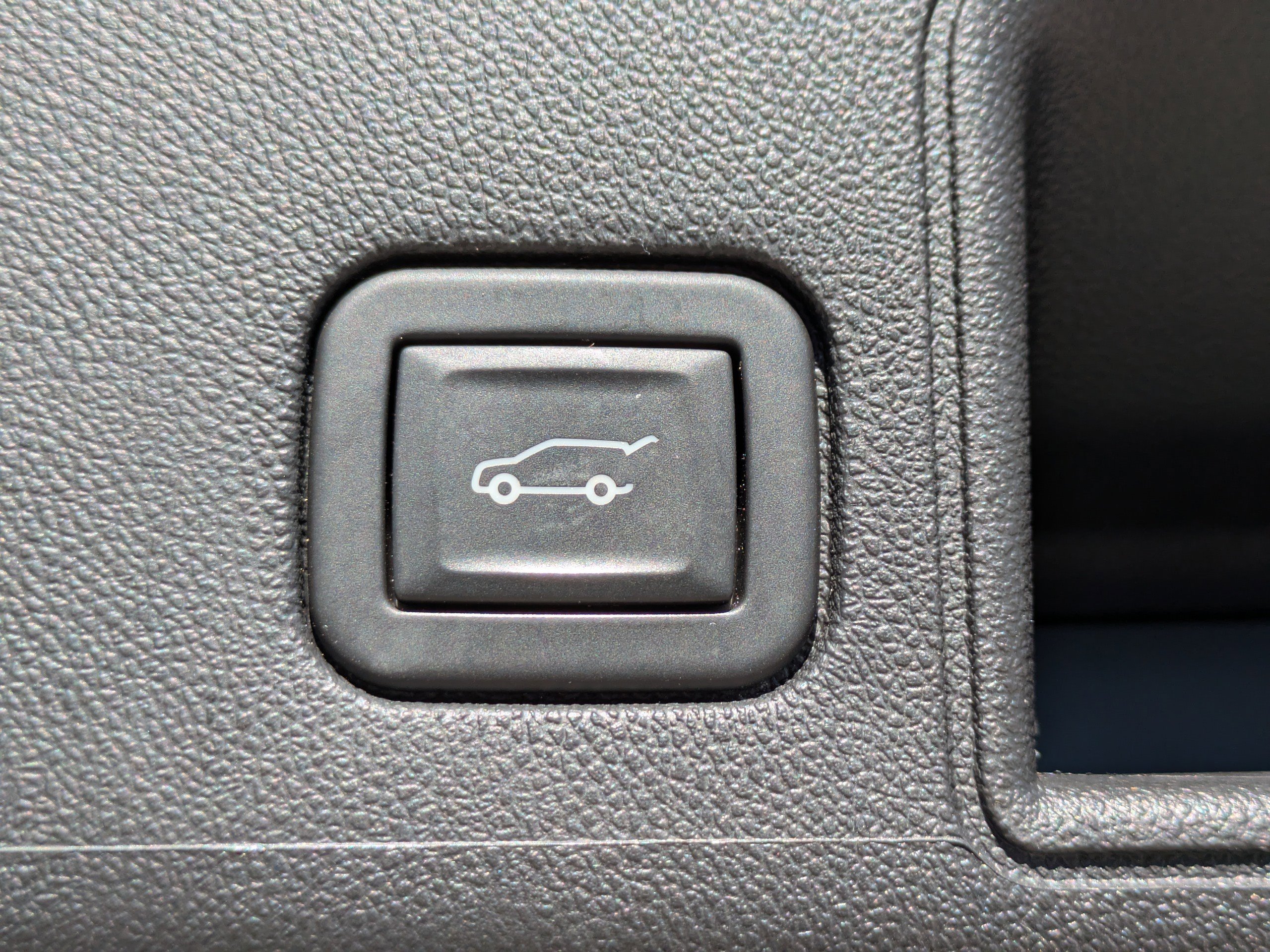 Used 2023 GMC Terrain SLT image 14