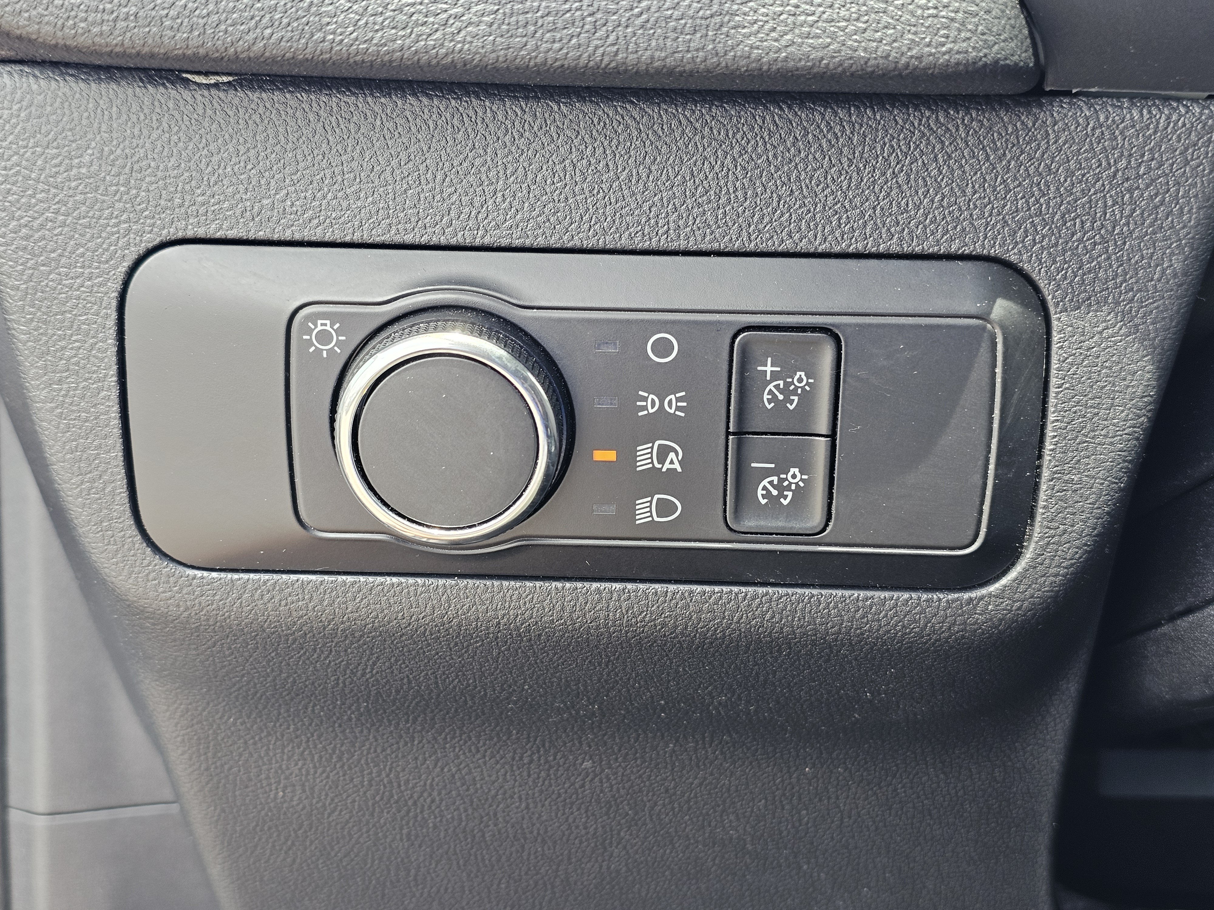 Used 2025 Ford Escape ST-Line FWD image 19