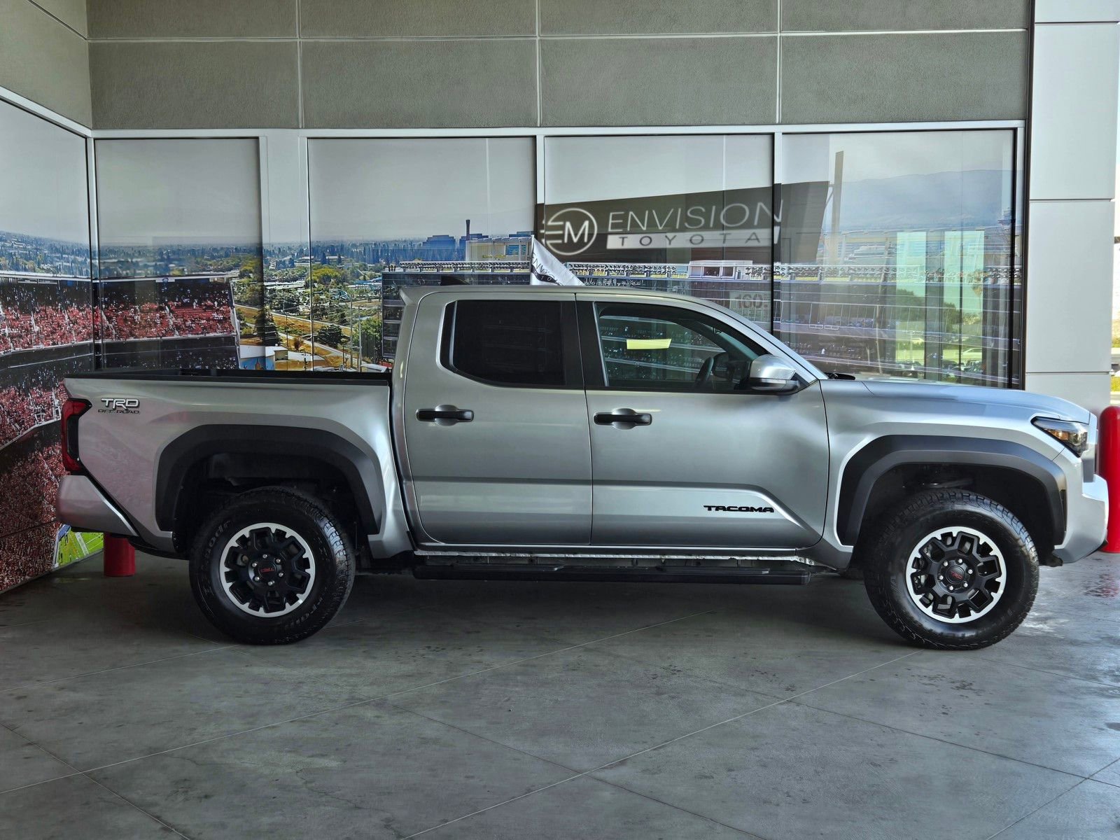 Certified 2025 Toyota Tacoma TRD Off-Road image 4