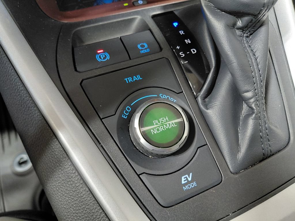 Used 2022 Toyota RAV4 Limited AWD/4WD image 36