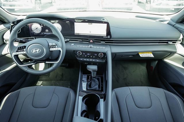 New 2025 Hyundai Elantra SEL w/ Cargo Package FWD image 12
