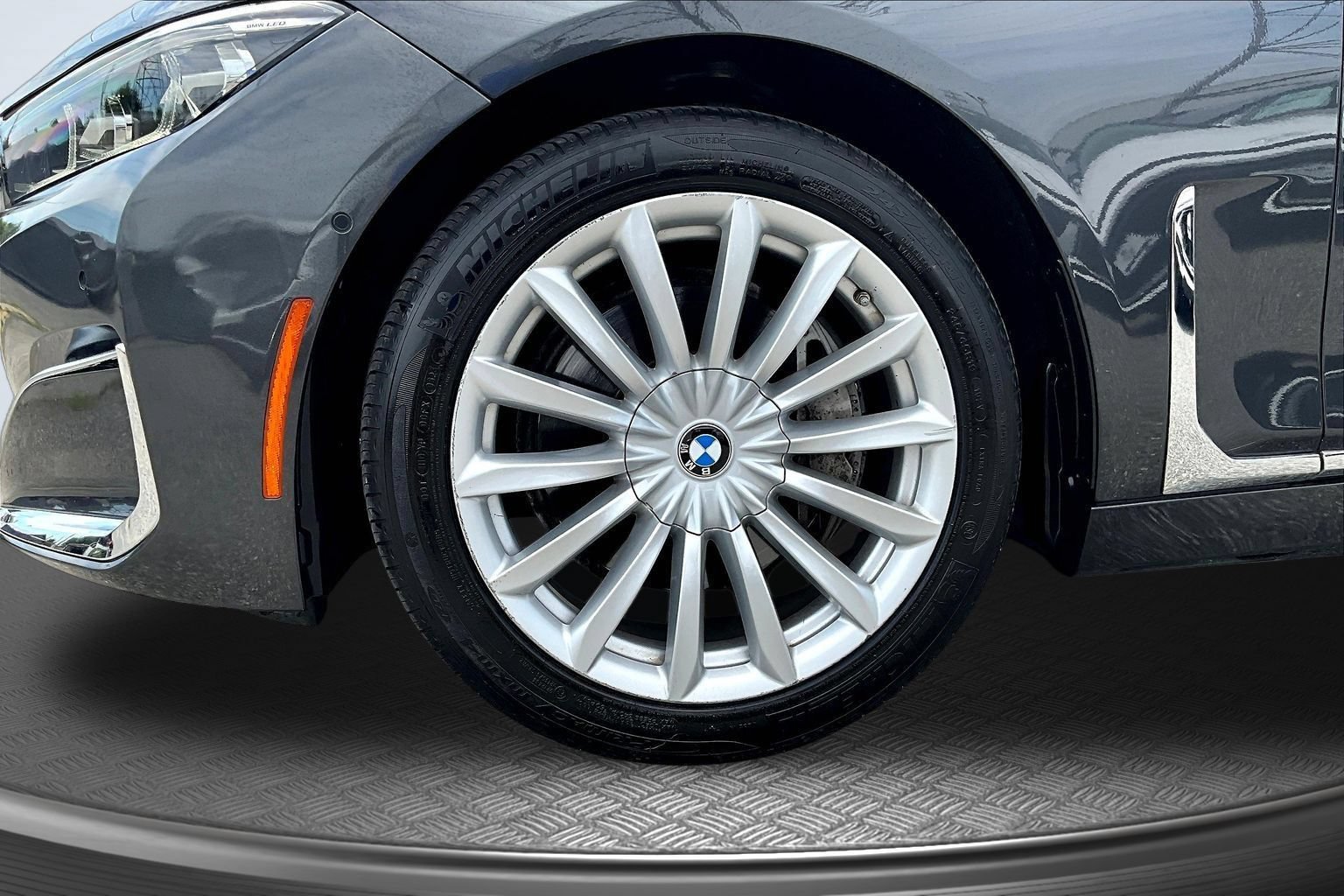 Used 2022 BMW 740i RWD image 30