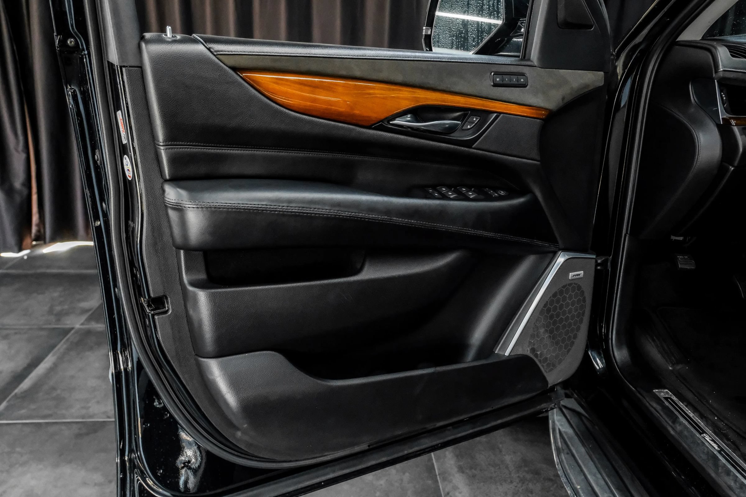 Used 2020 Cadillac Escalade ESV Luxury RWD image 51