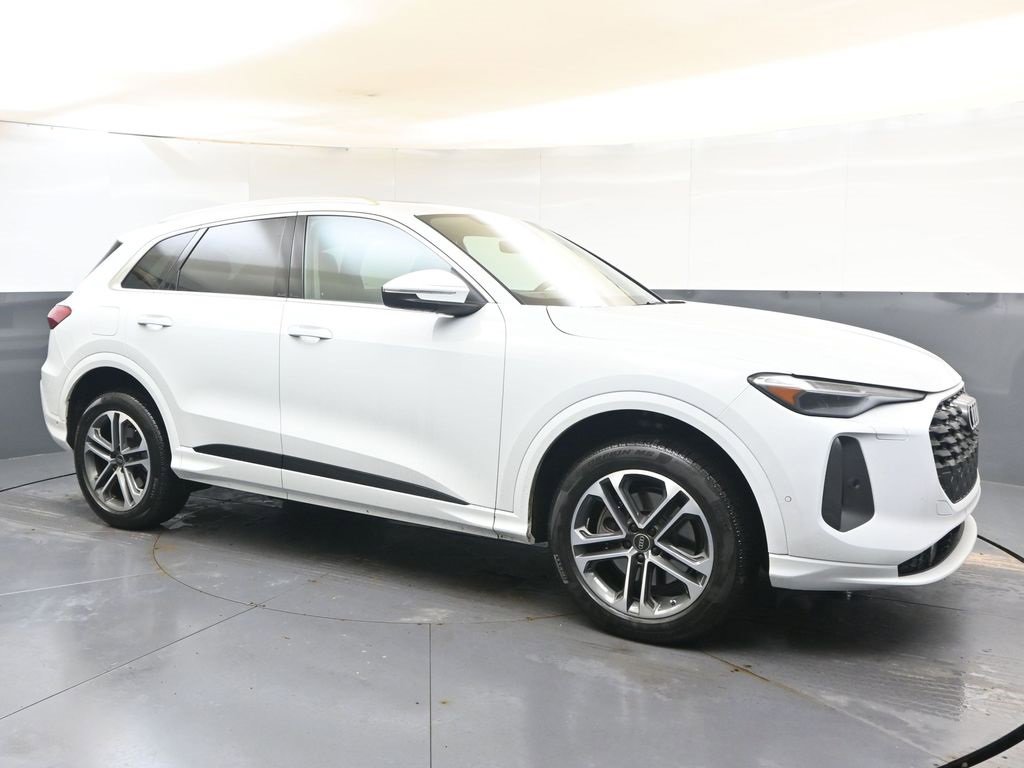 Used 2025 Audi Q5 2.0T Premium Plus w/ Premium Plus image 7