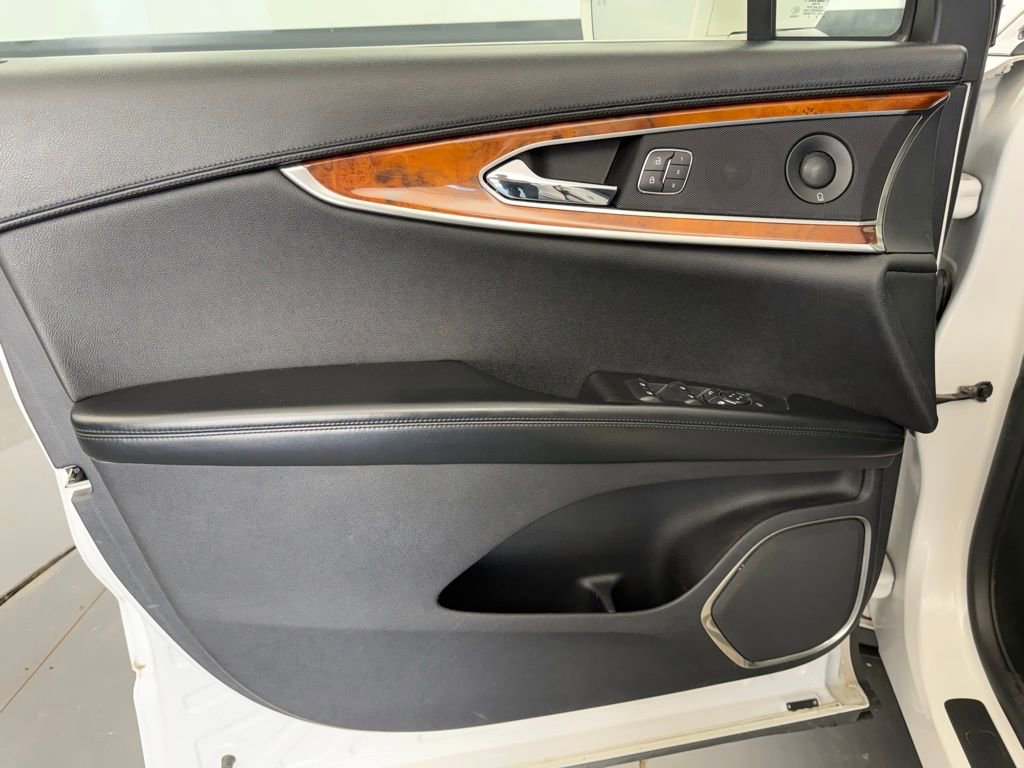 Used 2019 Lincoln Nautilus Reserve image 25