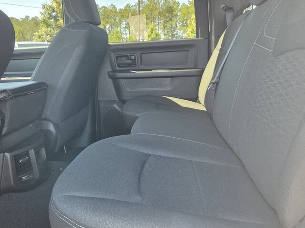 Used 2022 RAM 2500 Tradesman w/ Chrome Appearance Group AWD/4WD image 4