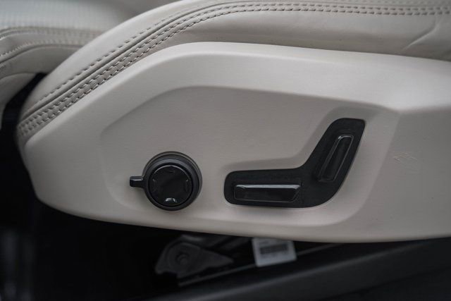 Certified 2023 Volvo XC90 B6 Ultimate w/ Protection Package Premier image 37