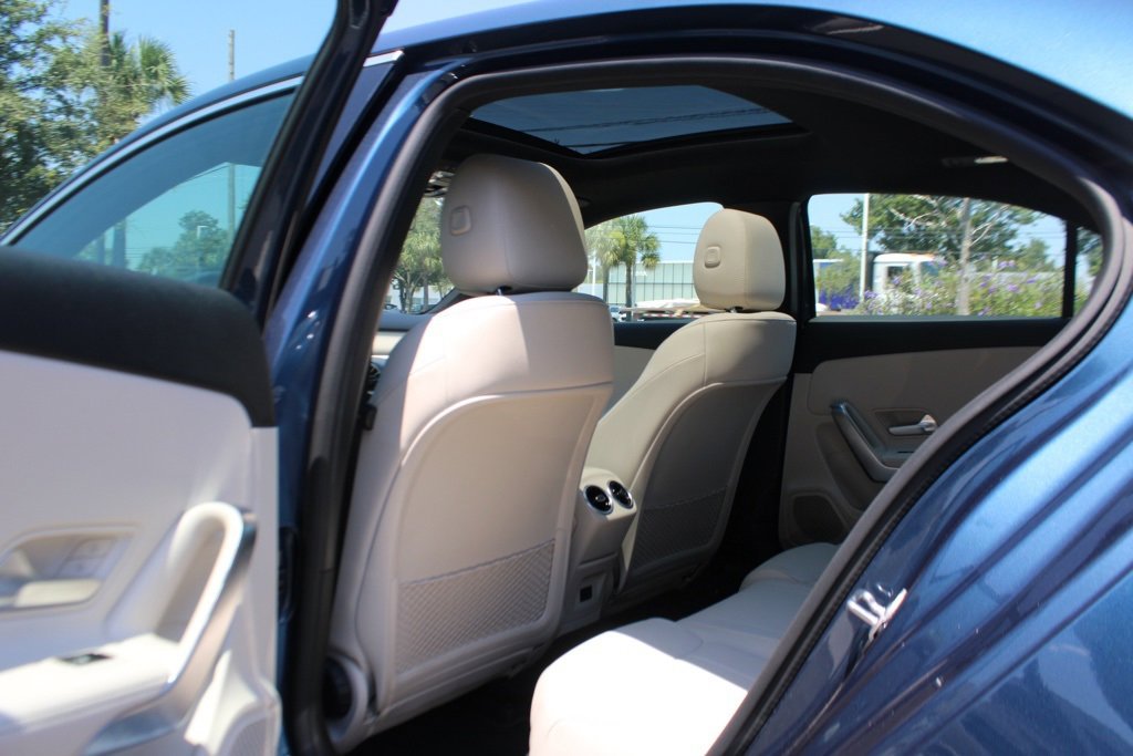 Certified 2022 Mercedes-Benz A 220 image 24