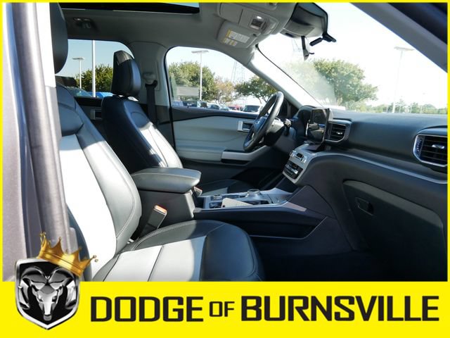 Used 2024 Ford Explorer XLT w/ Equipment Group 202A AWD/4WD image 15