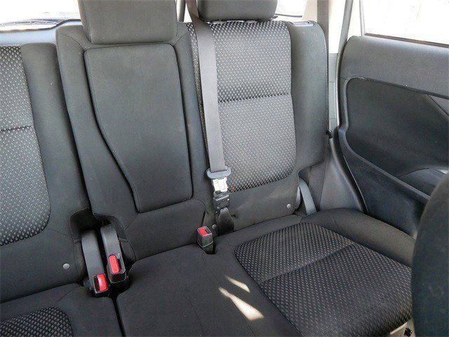 Used 2018 Mitsubishi Outlander SE image 15