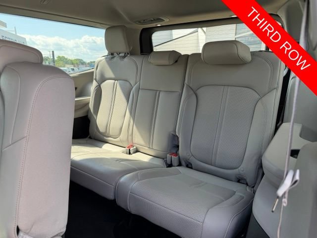 Used 2022 Jeep Wagoneer Series II AWD/4WD image 16