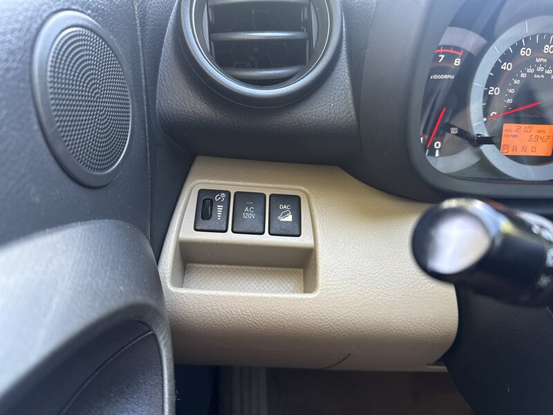 Used 2010 Toyota RAV4 Limited AWD/4WD image 36