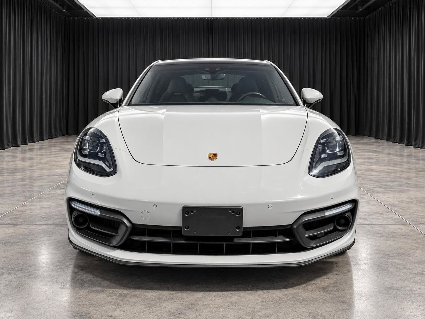 Used 2023 Porsche Panamera 4 Platinum Edition AWD/4WD image 10