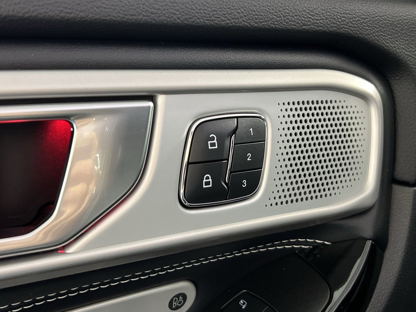 Used 2021 Ford Explorer ST w/ Equipment Group 401A image 33