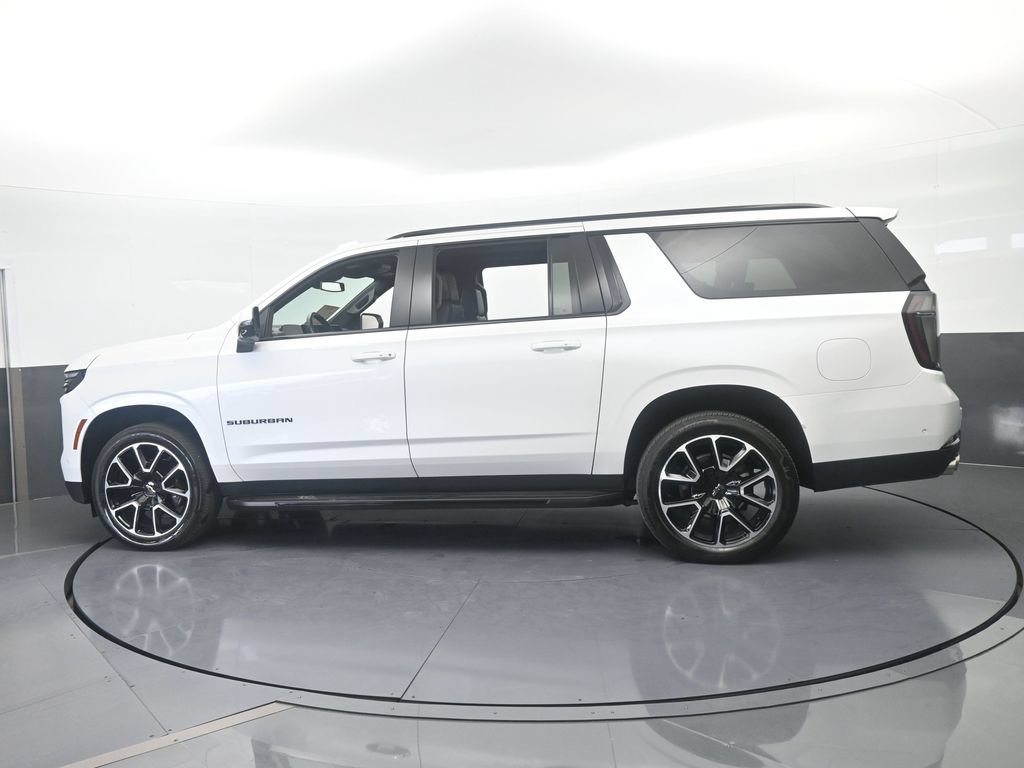 Used 2025 Chevrolet Suburban RST w/ Comfort Package RWD image 3
