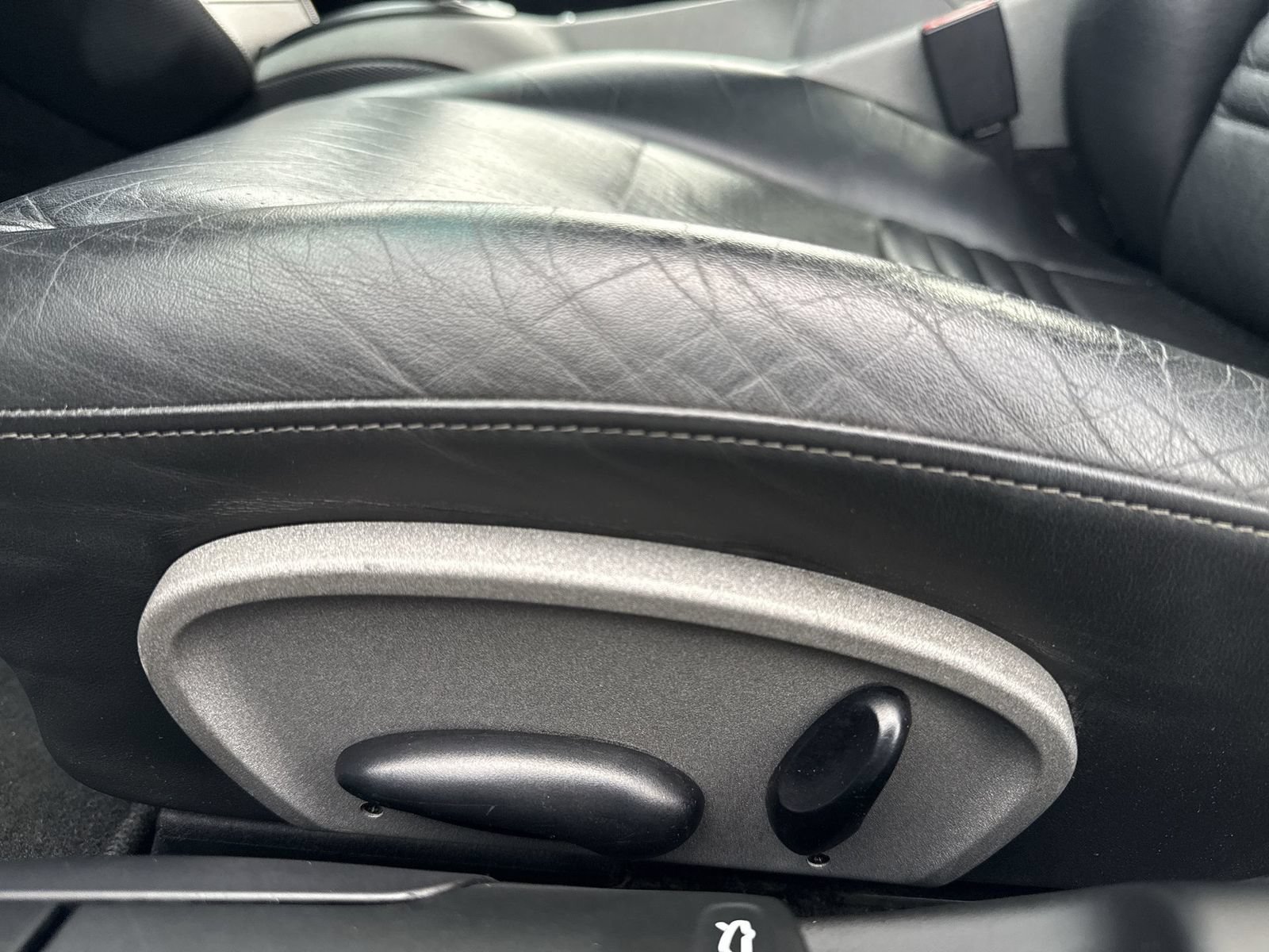Used 2000 Porsche Boxster RWD image 13