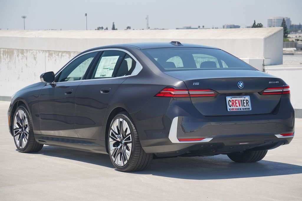 Used 2026 BMW i5 eDrive40 w/ Premium Package image 7