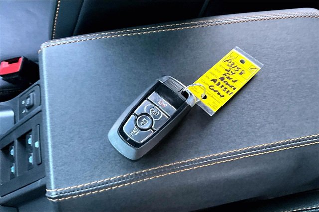 Used 2024 Ford Bronco Badlands image 35