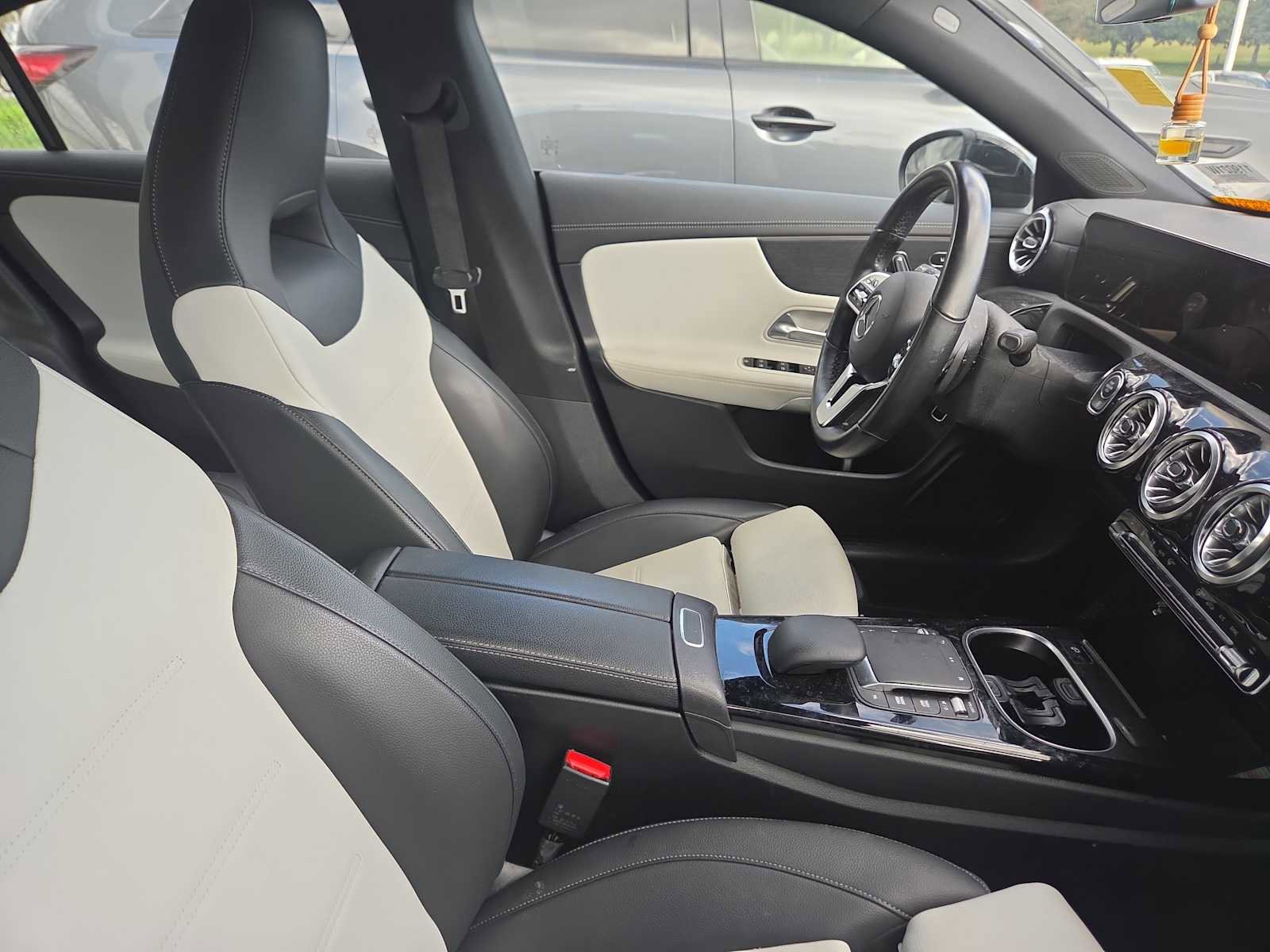 Used 2023 Mercedes-Benz CLA 250 image 11