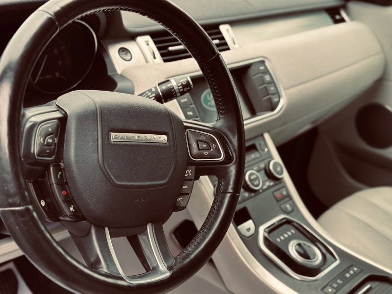 Used 2014 Land Rover Range Rover Evoque Pure Plus image 14