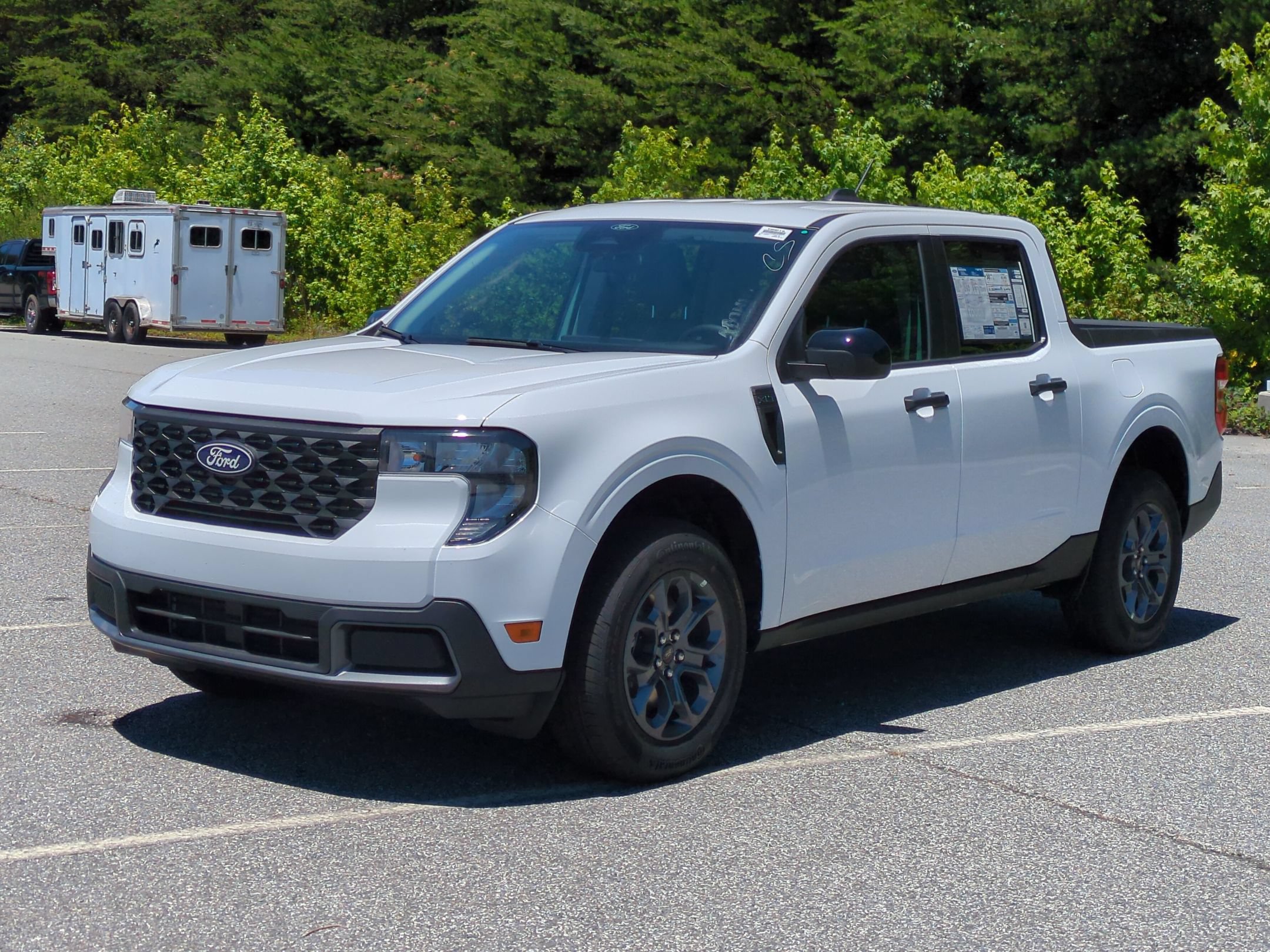 New 2026 Ford Maverick XLT w/ XLT Luxury Package FWD image 8