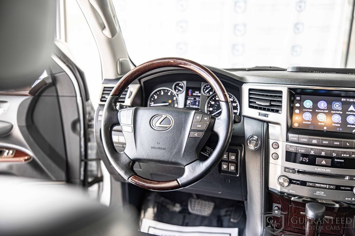 Used 2015 Lexus LX 570 4WD w/ Luxury Package image 40