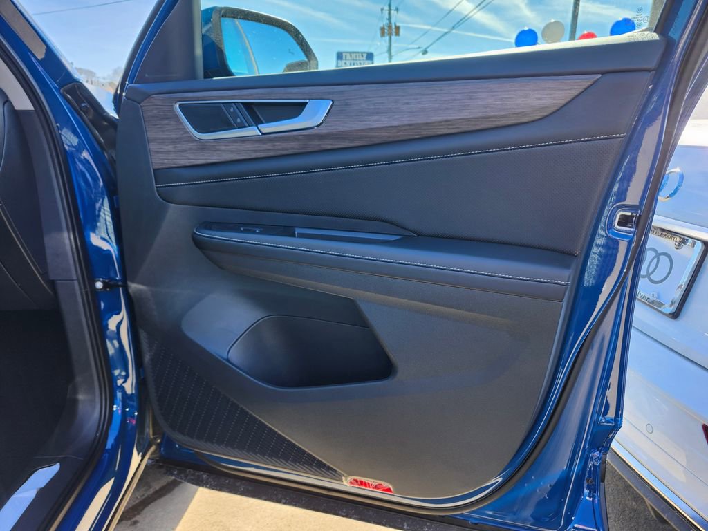 New 2026 Volkswagen Atlas SEL image 14