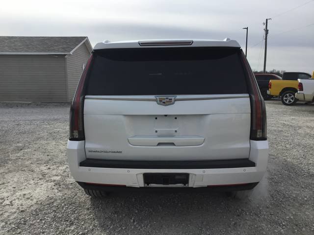 Used 2016 Cadillac Escalade Luxury image 4