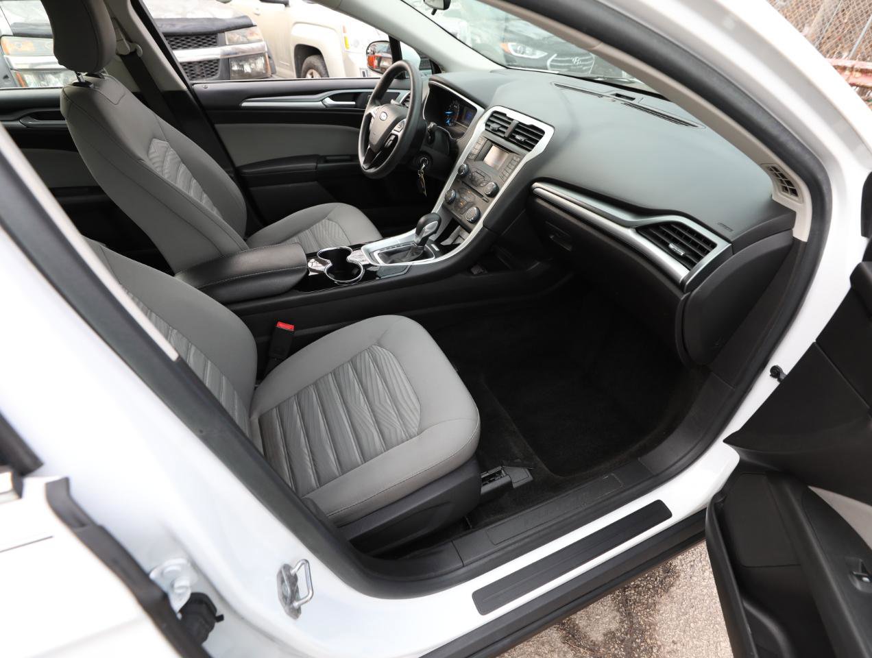 Used 2016 Ford Fusion S FWD image 10